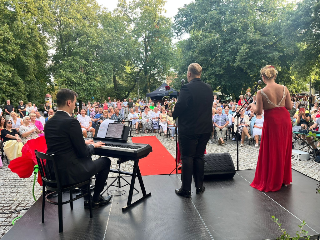 Operetka i taniec na Placu Wolności