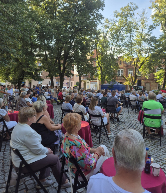 Operetka i taniec na Placu Wolności