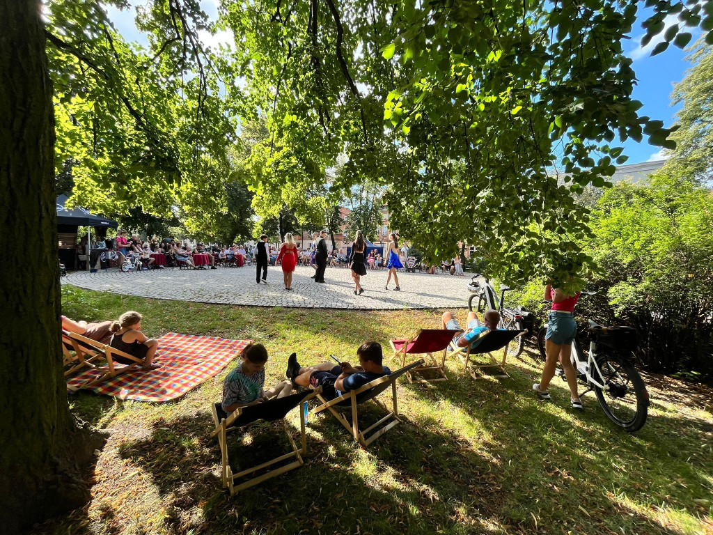 Operetka i taniec na Placu Wolności