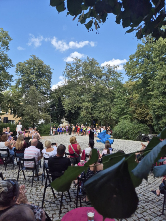 Operetka i taniec na Placu Wolności