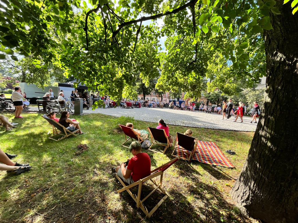 Operetka i taniec na Placu Wolności