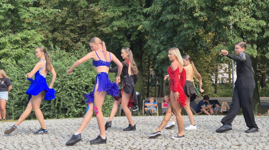 Operetka i taniec na Placu Wolności