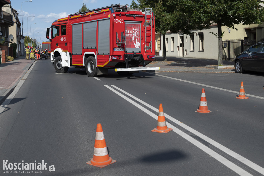 Samochód zderzył się z motorowerem na Poznańskiej