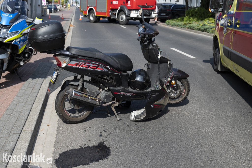 Samochód zderzył się z motorowerem na Poznańskiej