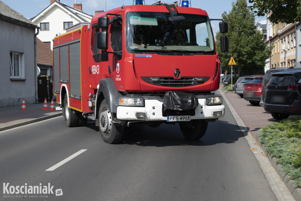 Samochód zderzył się z motorowerem na Poznańskiej