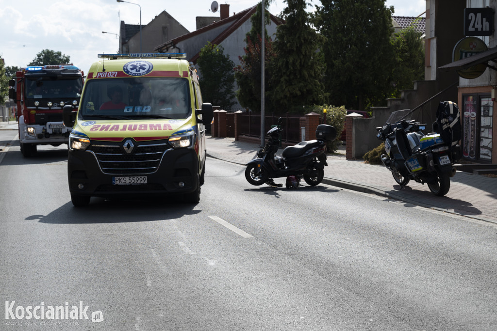 Samochód zderzył się z motorowerem na Poznańskiej