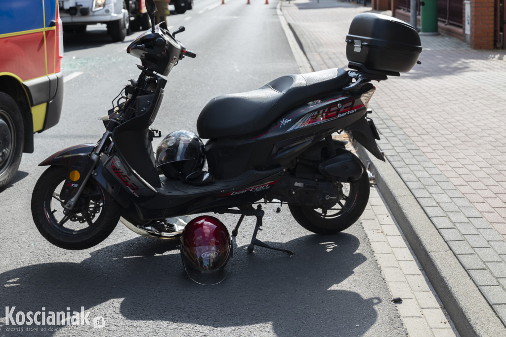 Samochód zderzył się z motorowerem na Poznańskiej