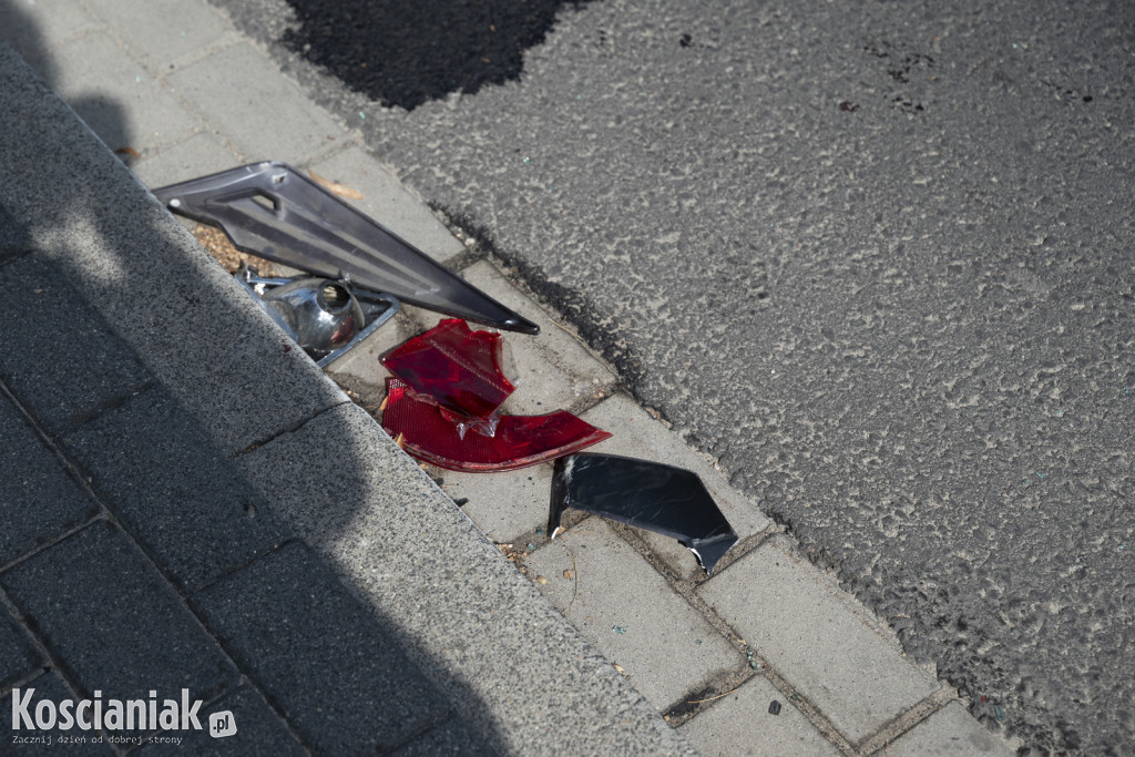 Samochód zderzył się z motorowerem na Poznańskiej