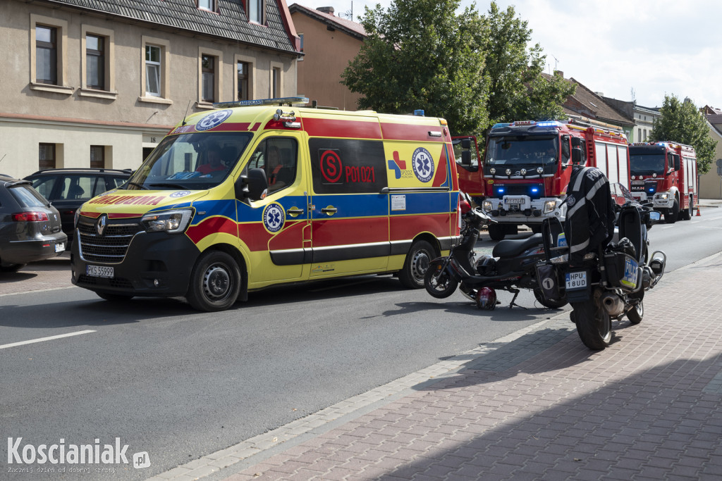 Samochód zderzył się z motorowerem na Poznańskiej
