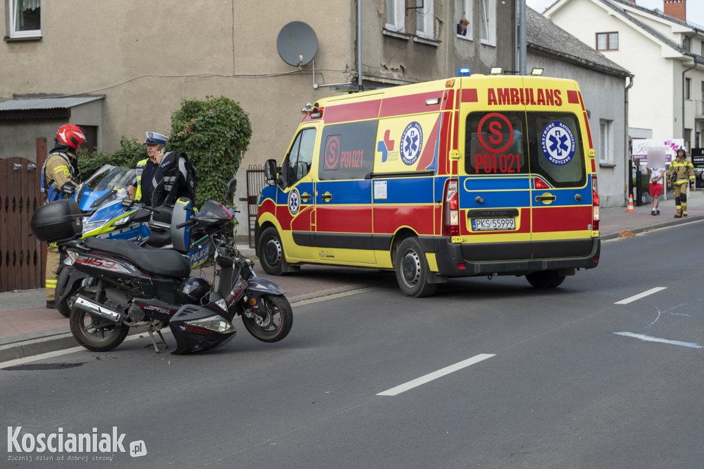 Samochód zderzył się z motorowerem na Poznańskiej