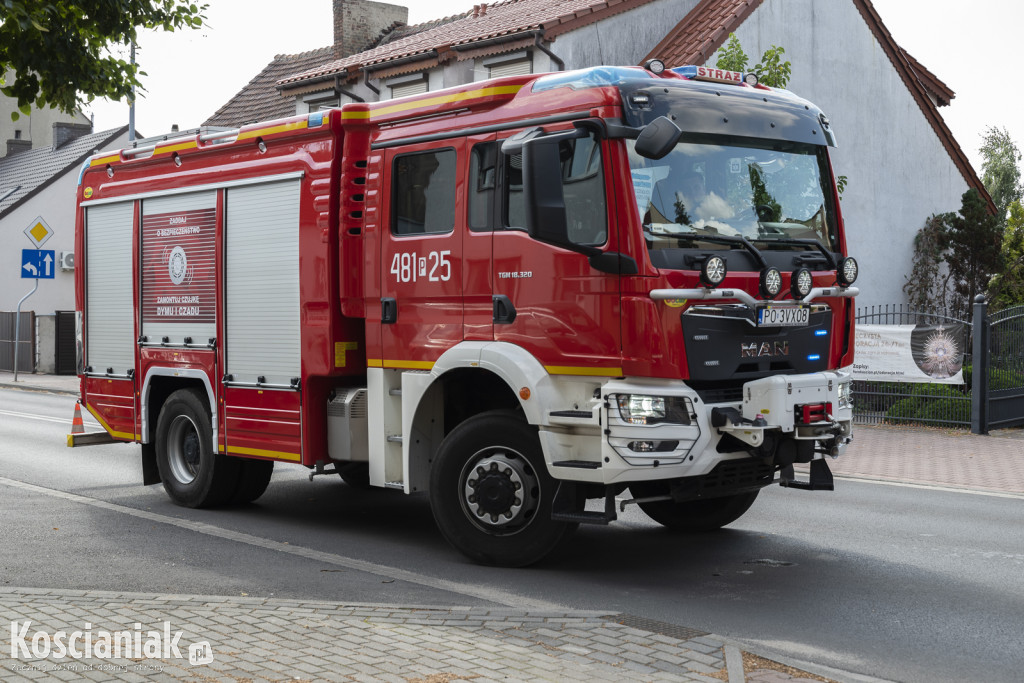 Samochód zderzył się z motorowerem na Poznańskiej