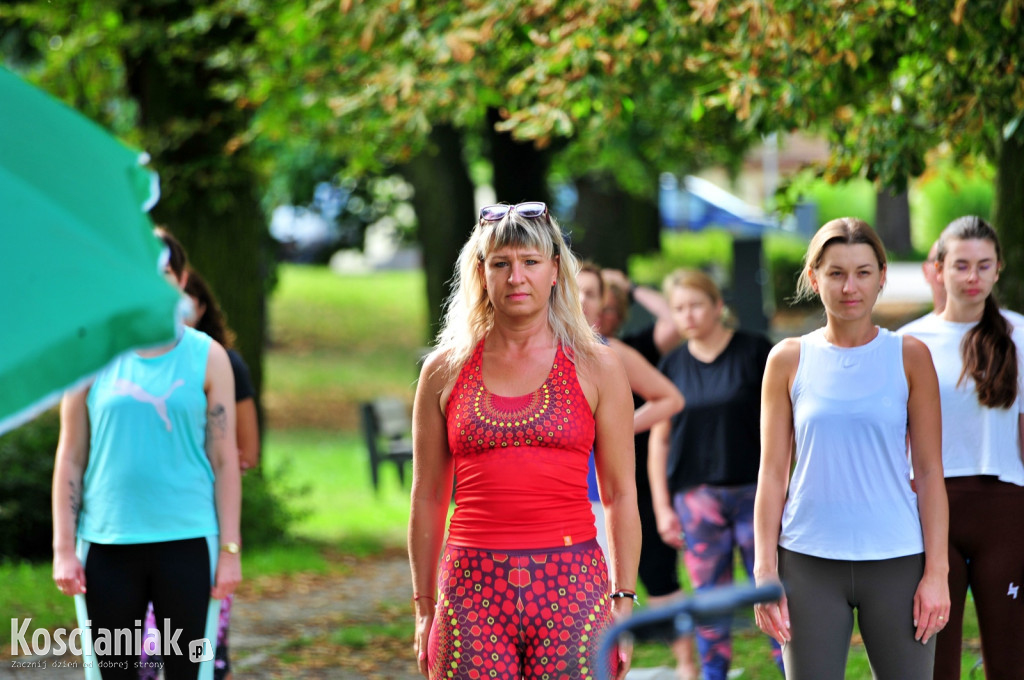 Sierpniowe niedziele z jogą na trawie