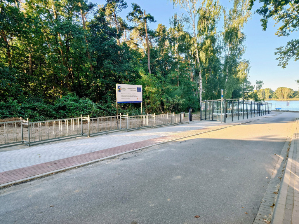 Większy parking dla rowerów w Nowym Dębcu