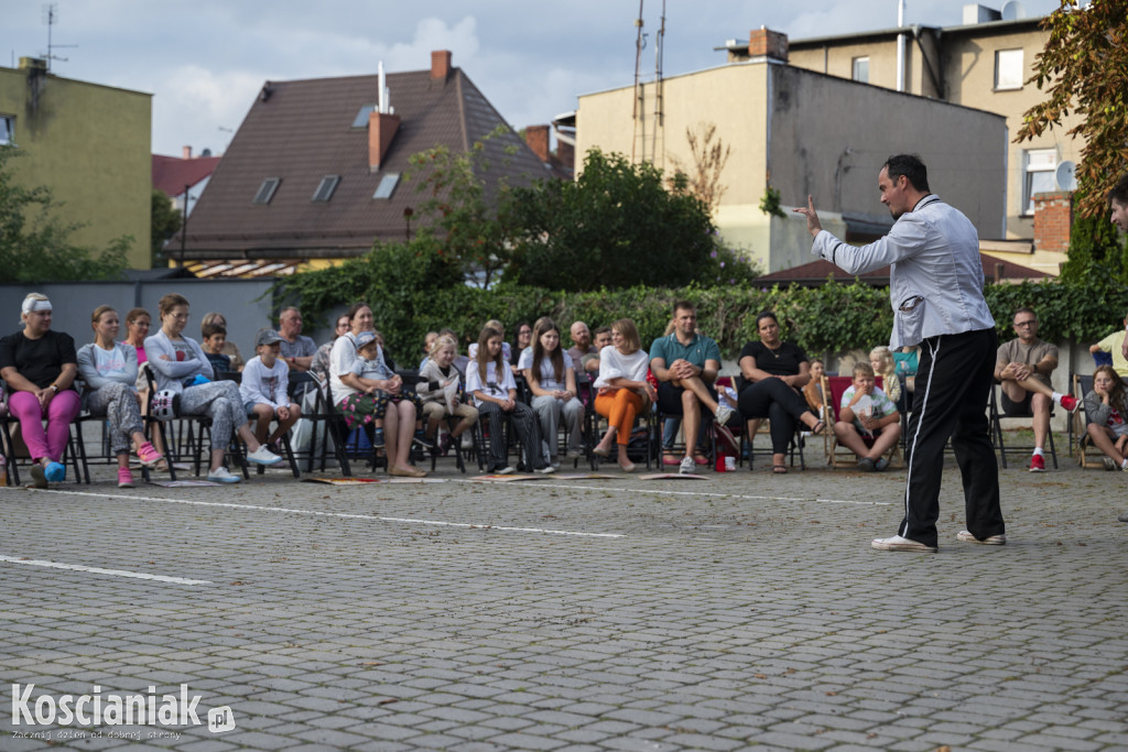 Finał wakacji z kolorem i humorem w KOK