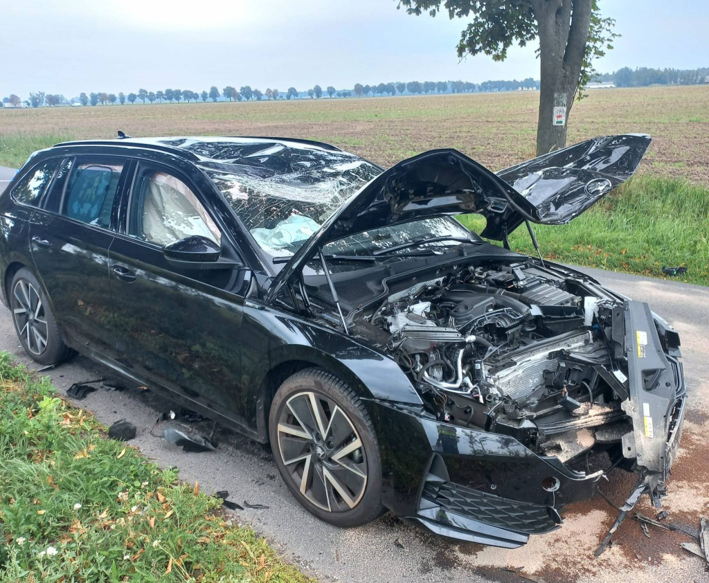 Motocykl zderzył się z osobówką
