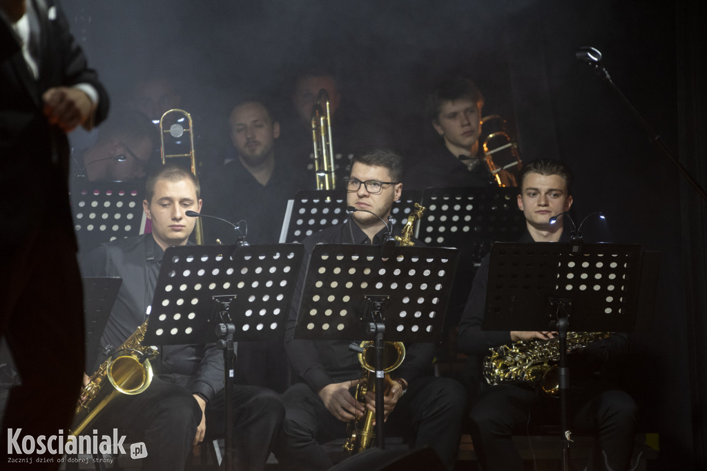 Koncert orkiestry z udziałem Andrzeja Piasecznego