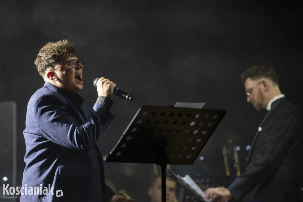 Koncert orkiestry z udziałem Andrzeja Piasecznego