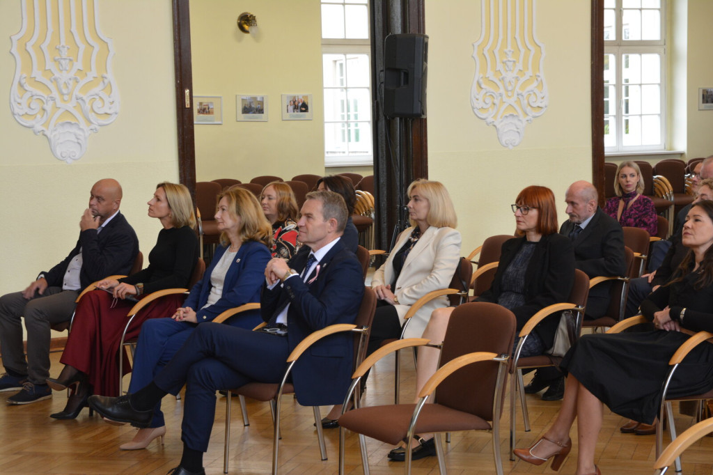 Nagrody dla nauczycieli i pracowników oświaty