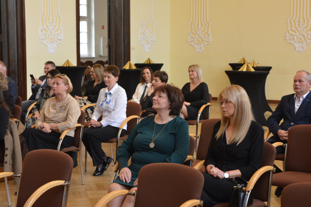 Nagrody dla nauczycieli i pracowników oświaty