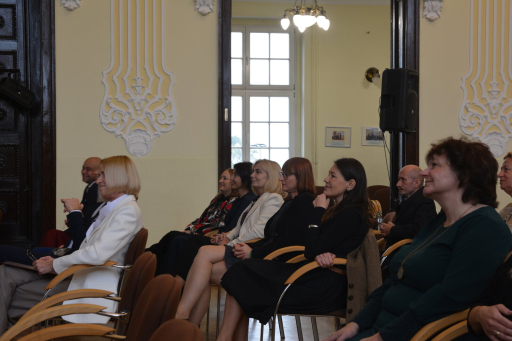 Nagrody dla nauczycieli i pracowników oświaty