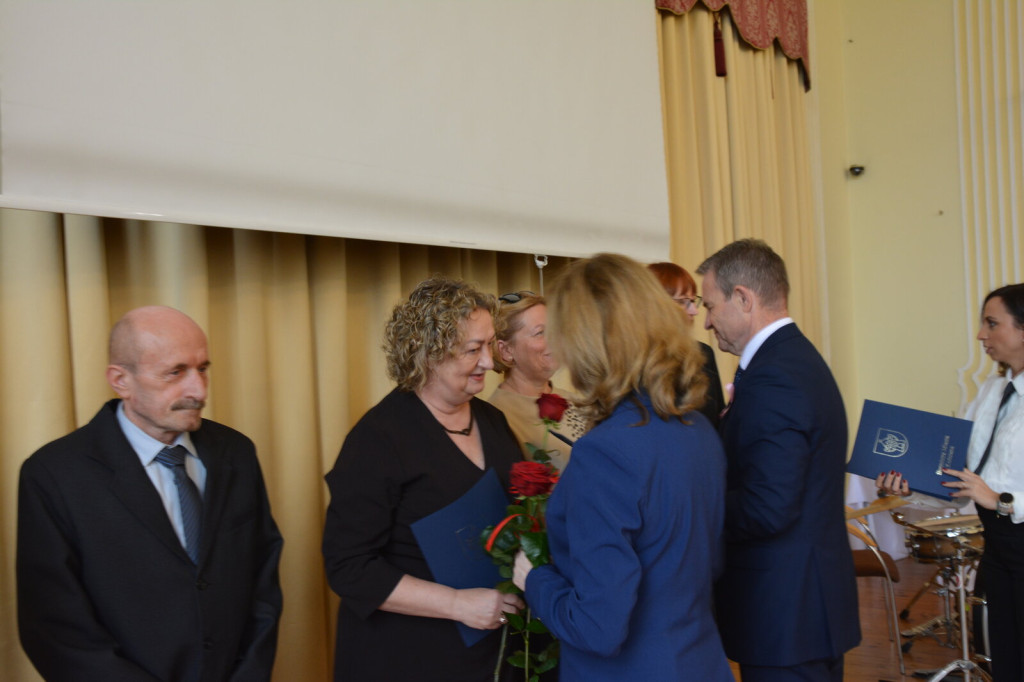 Nagrody dla nauczycieli i pracowników oświaty