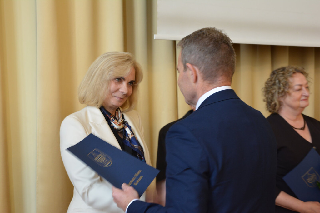 Nagrody dla nauczycieli i pracowników oświaty