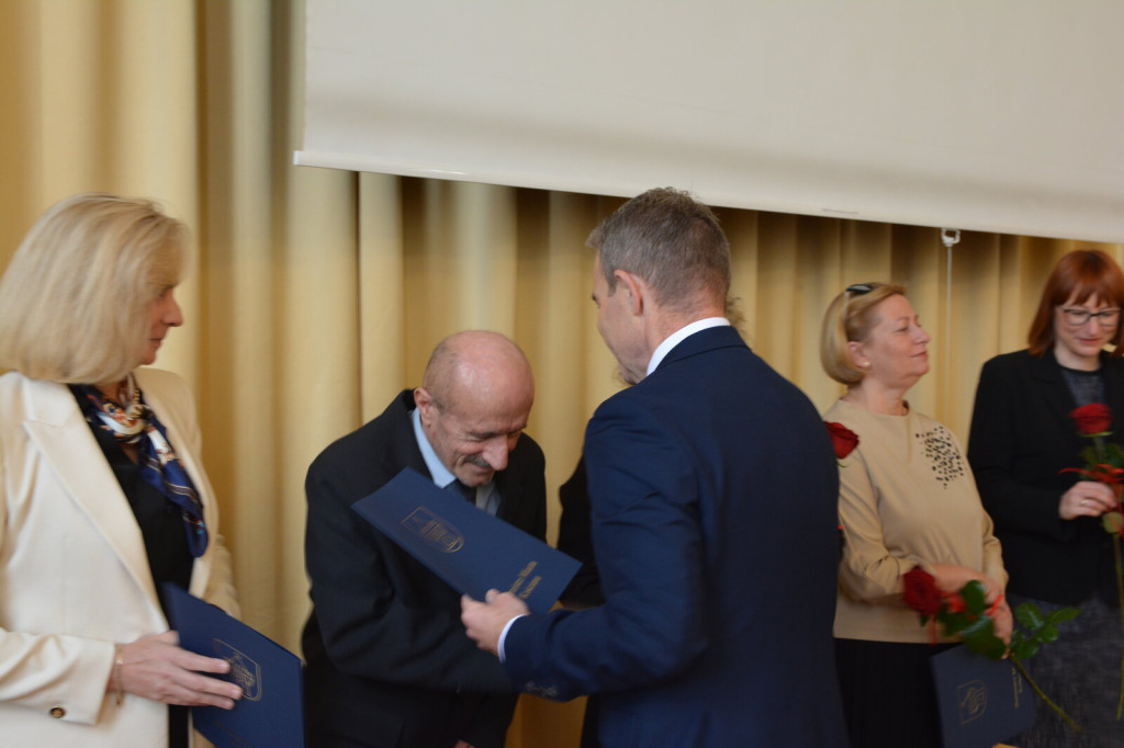 Nagrody dla nauczycieli i pracowników oświaty