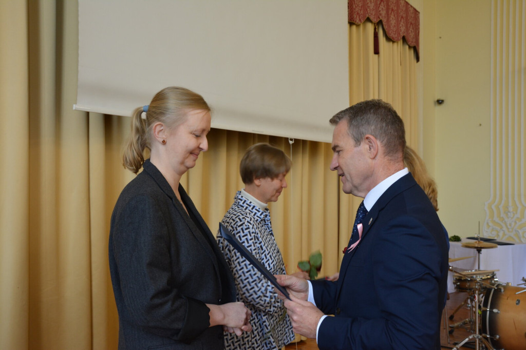 Nagrody dla nauczycieli i pracowników oświaty