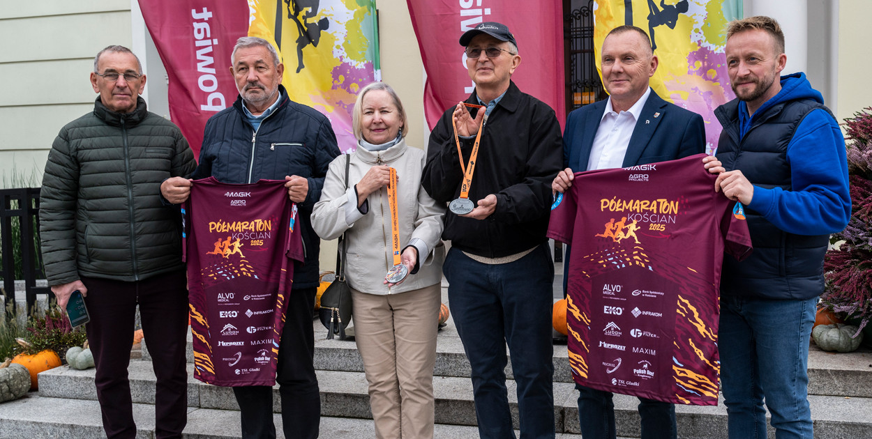 Zaprezentowano medale i koszulki na Półmaraton