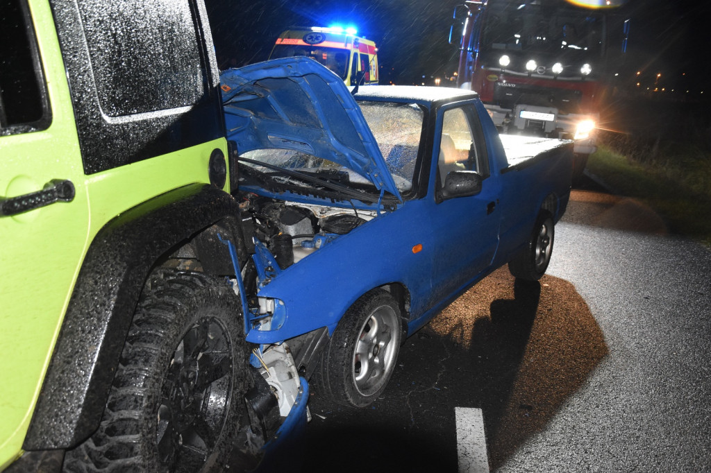 Wjechał w zaparkowanego jeepa