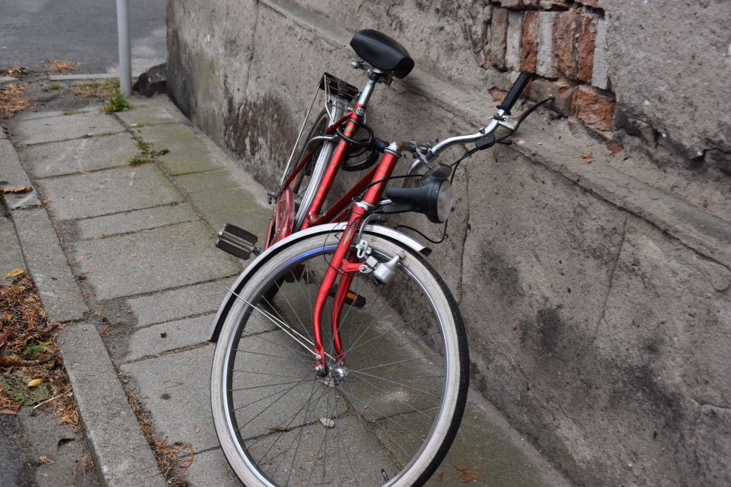 Rowerzysta zderzył się z samochodem w Śmiglu