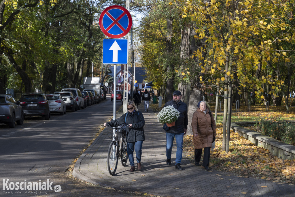 Tłumy na kościańskich cmentarzach