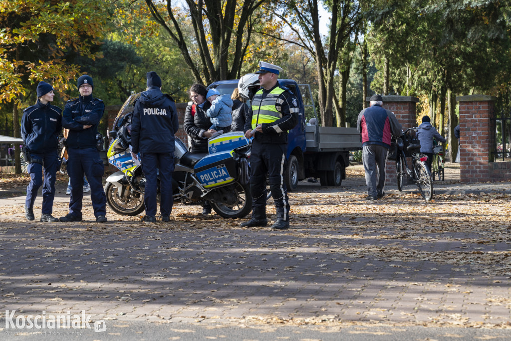 Tłumy na kościańskich cmentarzach