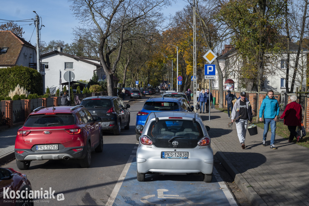 Tłumy na kościańskich cmentarzach