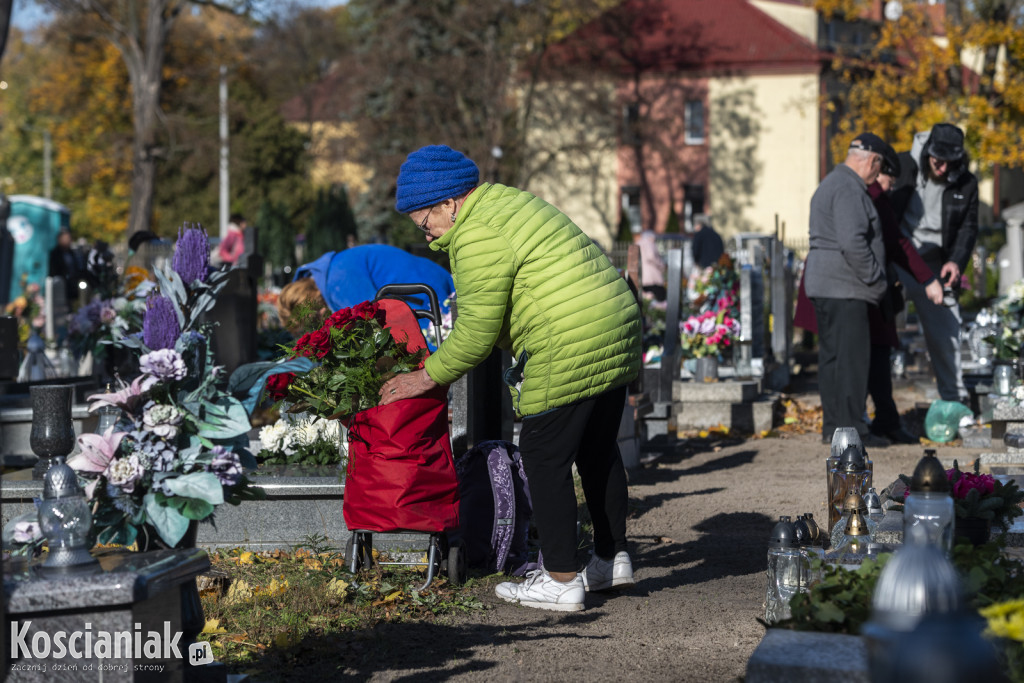 Tłumy na kościańskich cmentarzach
