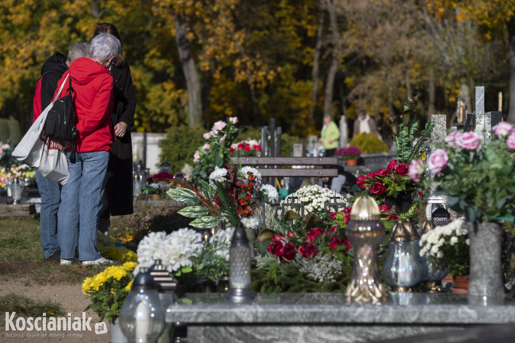 Tłumy na kościańskich cmentarzach