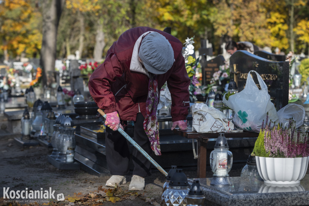 Tłumy na kościańskich cmentarzach