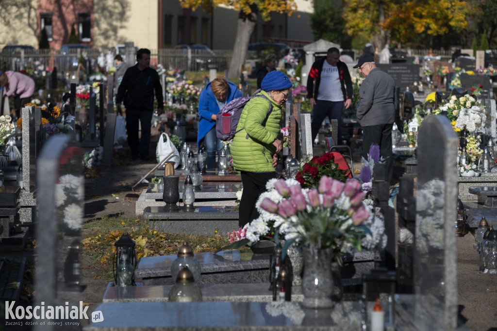 Tłumy na kościańskich cmentarzach