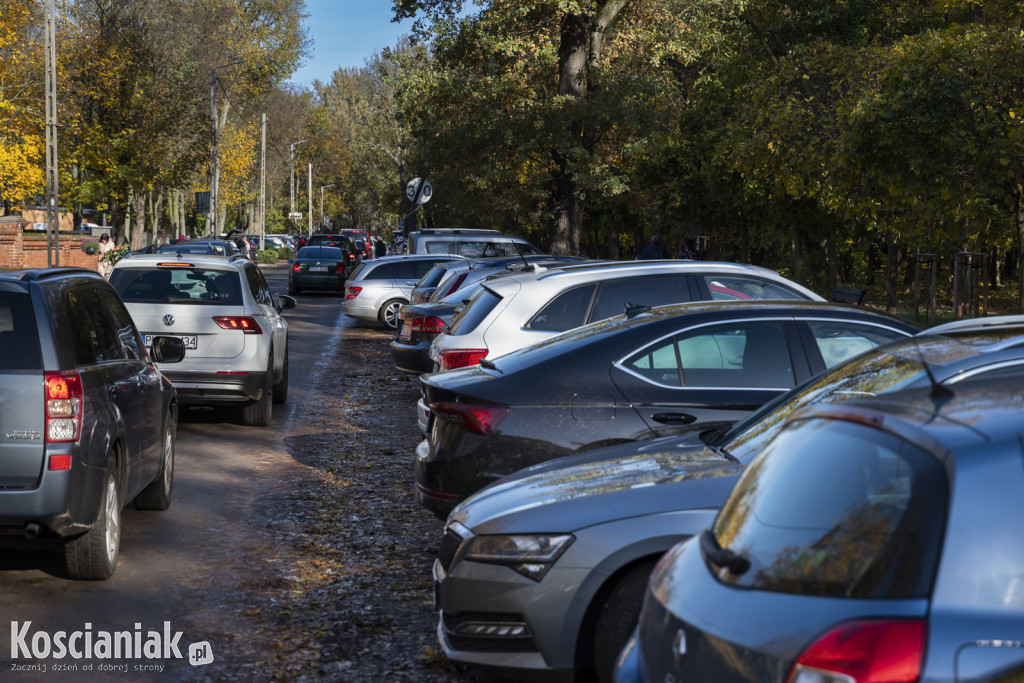 Tłumy na kościańskich cmentarzach
