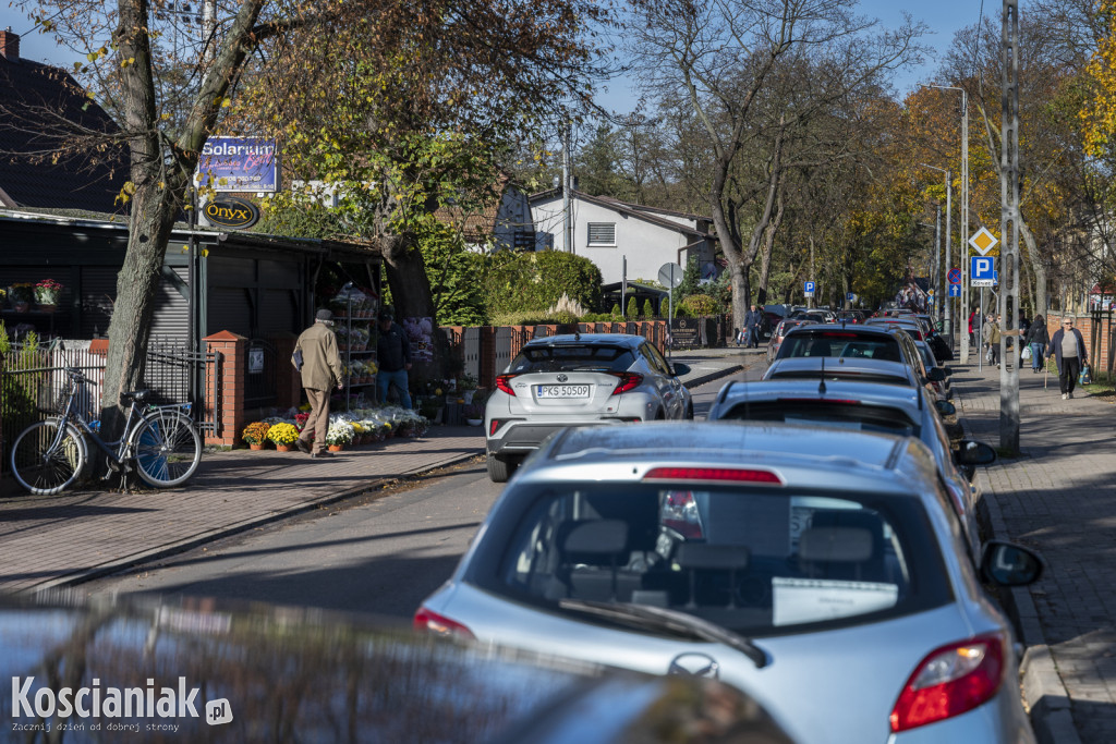 Tłumy na kościańskich cmentarzach