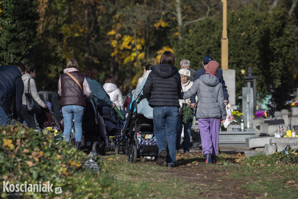 Tłumy na kościańskich cmentarzach