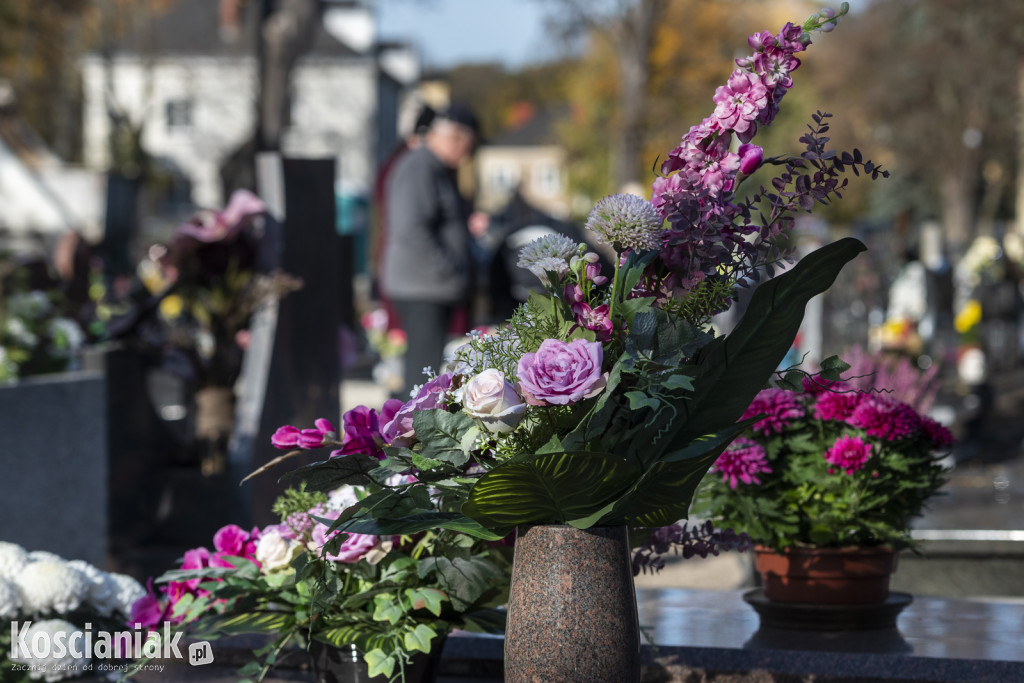 Tłumy na kościańskich cmentarzach