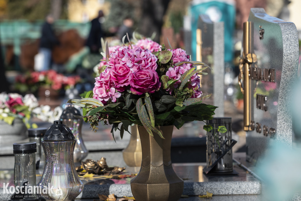 Tłumy na kościańskich cmentarzach
