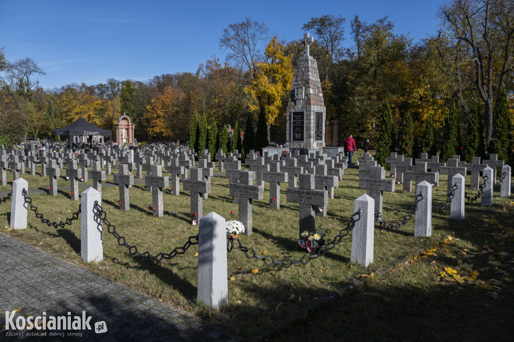 Tłumy na kościańskich cmentarzach