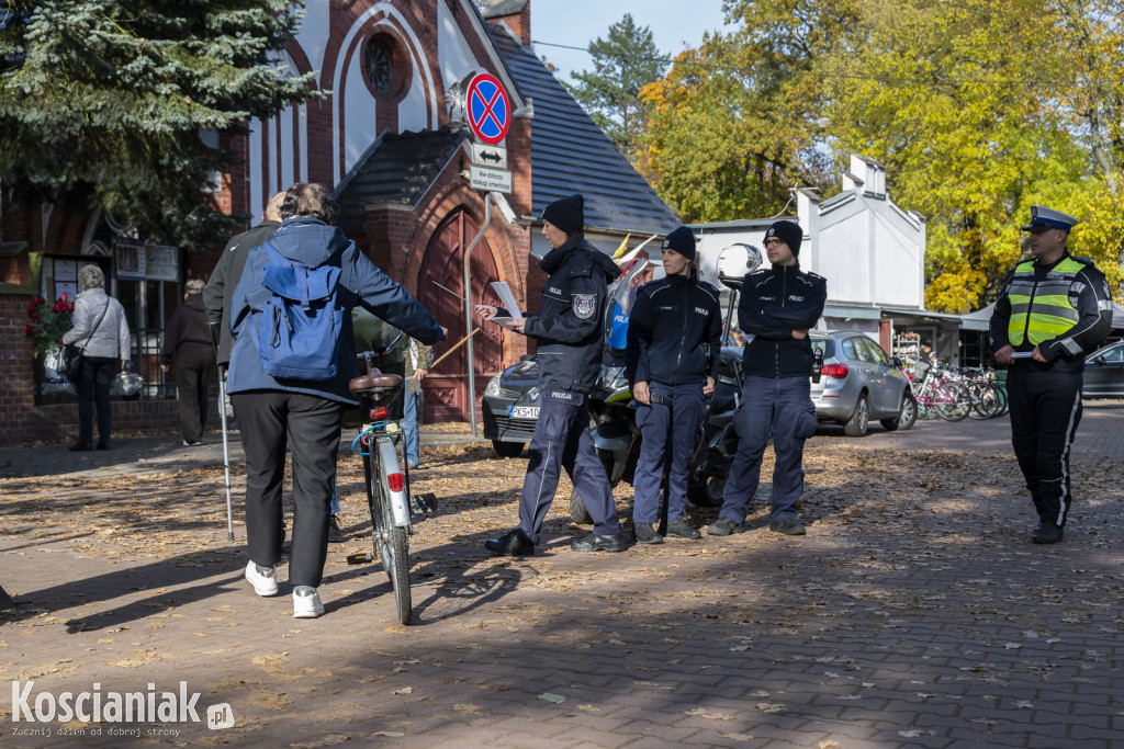 Tłumy na kościańskich cmentarzach