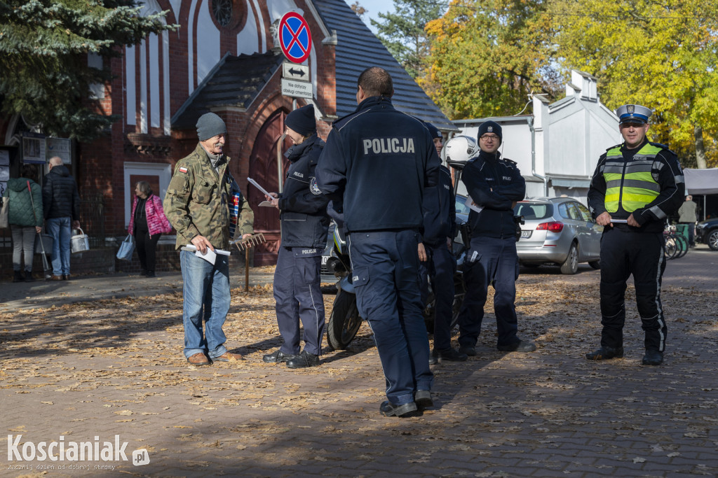 Tłumy na kościańskich cmentarzach