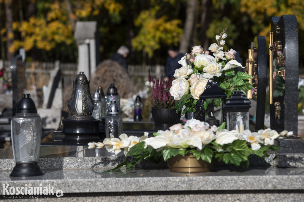 Tłumy na kościańskich cmentarzach