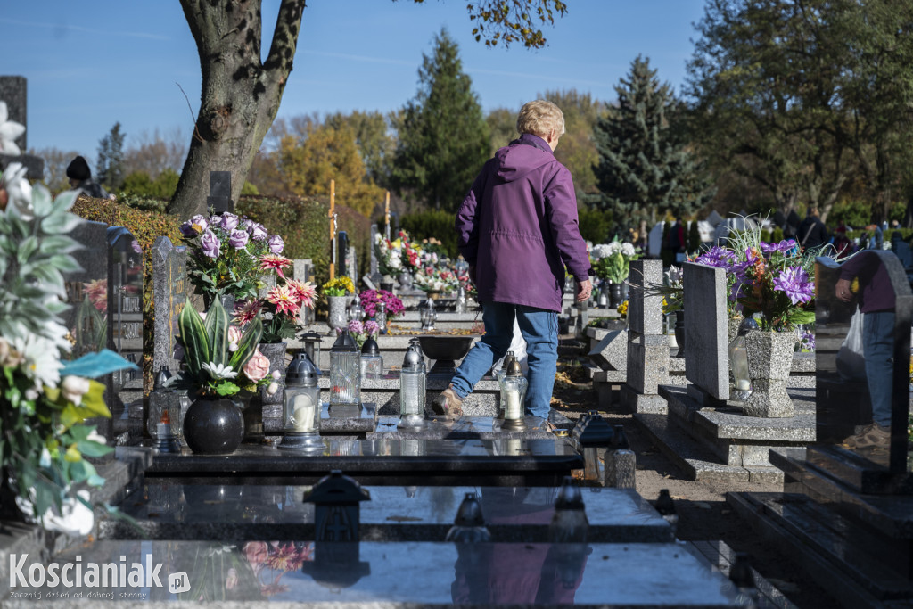 Tłumy na kościańskich cmentarzach