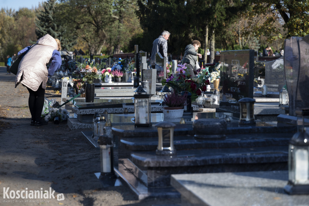 Tłumy na kościańskich cmentarzach
