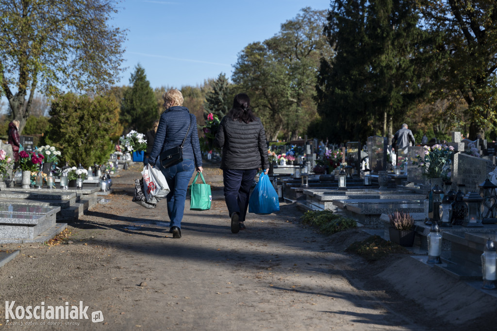 Tłumy na kościańskich cmentarzach
